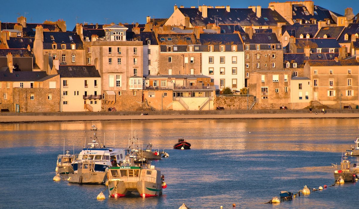 A Guide to British Coastal Cheeses and Butters
